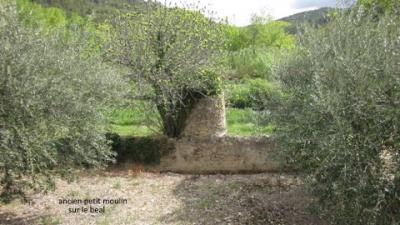 Ancien petit moulin sur le beal