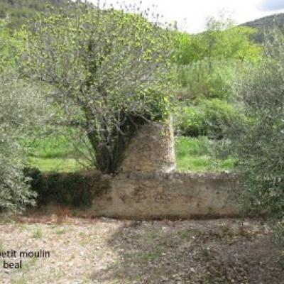 Ancien petit moulin sur le beal