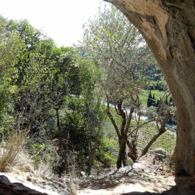 vue-de-la-grotte-de-l'ermite